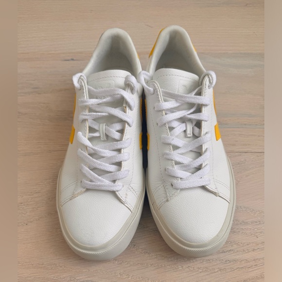 Veja Campo T2 Leather Casual Trainers, White Orange Size 7 - Picture 1 of 9